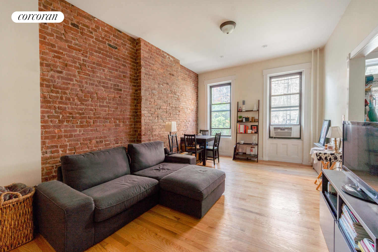 #1 photo, 989 Seneca Avenue, 皇后区 瑞吉屋 Ridgewood , NY 11385