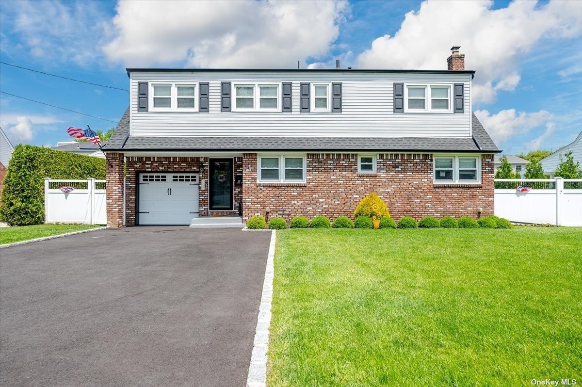 #1 photo, 117 Concord Street, 长岛 西布雷 Westbury , NY 11590