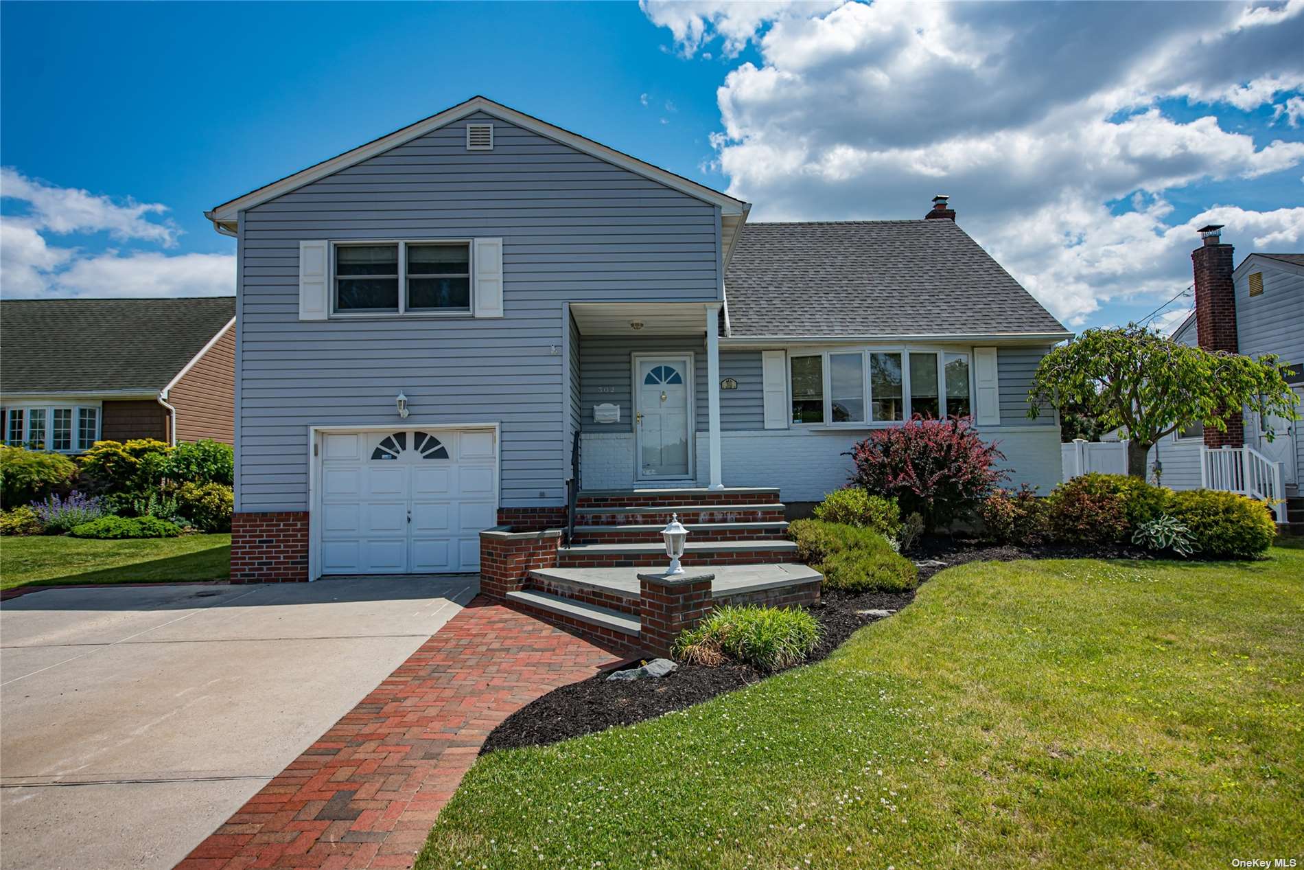 #1 photo, 302 N Hickory Street, 长岛 Massapequa , NY 11758