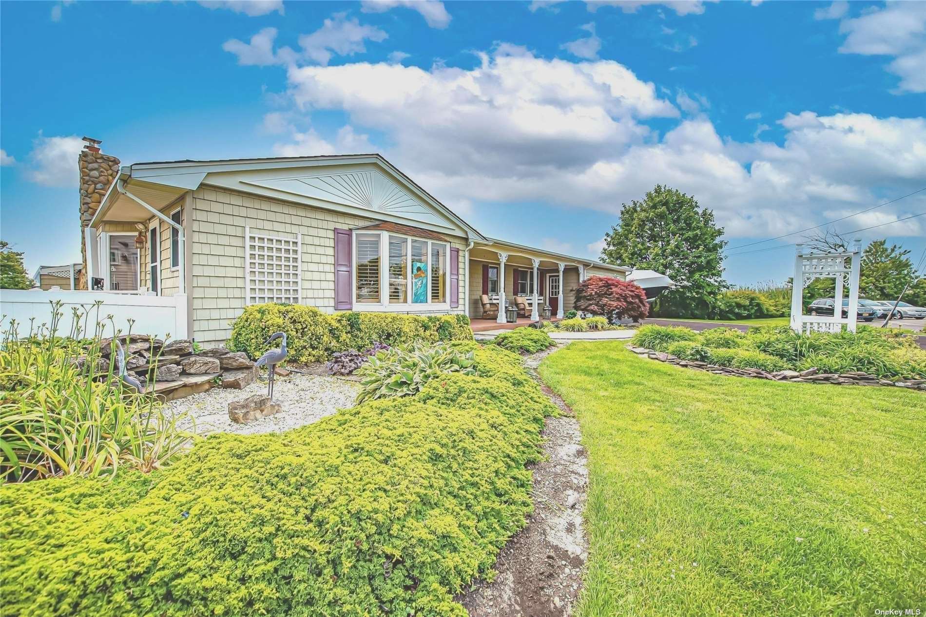 #1 photo, 15 Angelica Court, 东长岛 West Babylon , NY 11704