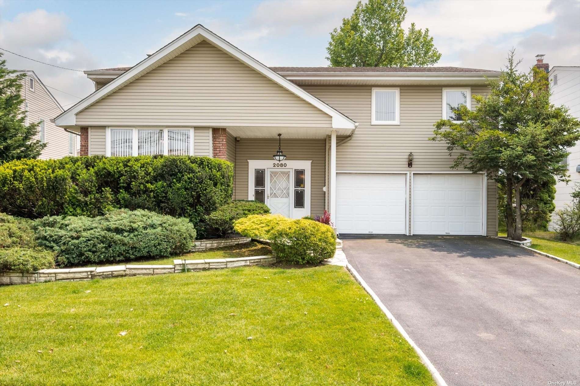 #1 photo, 2080 Ellen Drive, 长岛 Merrick , NY 11566