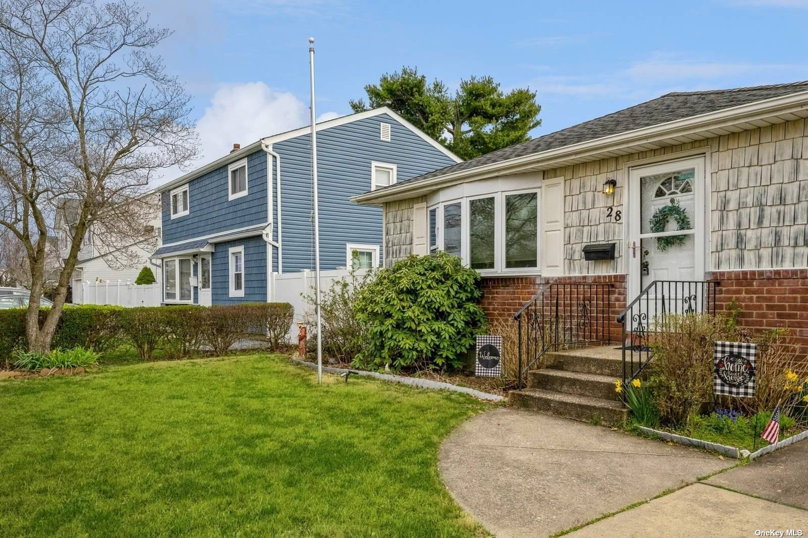 #1 photo, 28 Michel Avenue, 长岛 Farmingdale , NY 11735