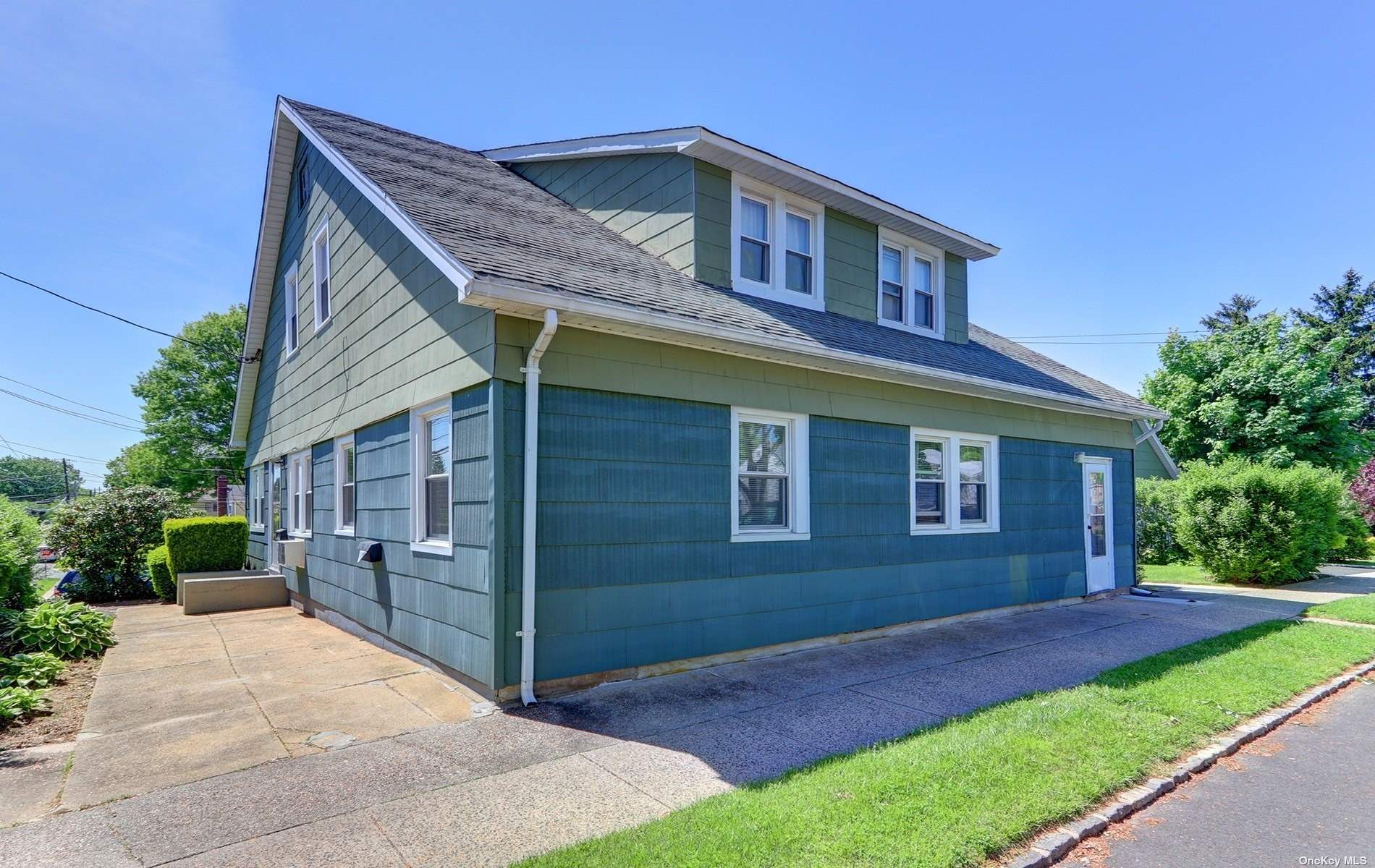 #1 photo, 54 Mckinley Avenue, 长岛 Albertson , NY 11507