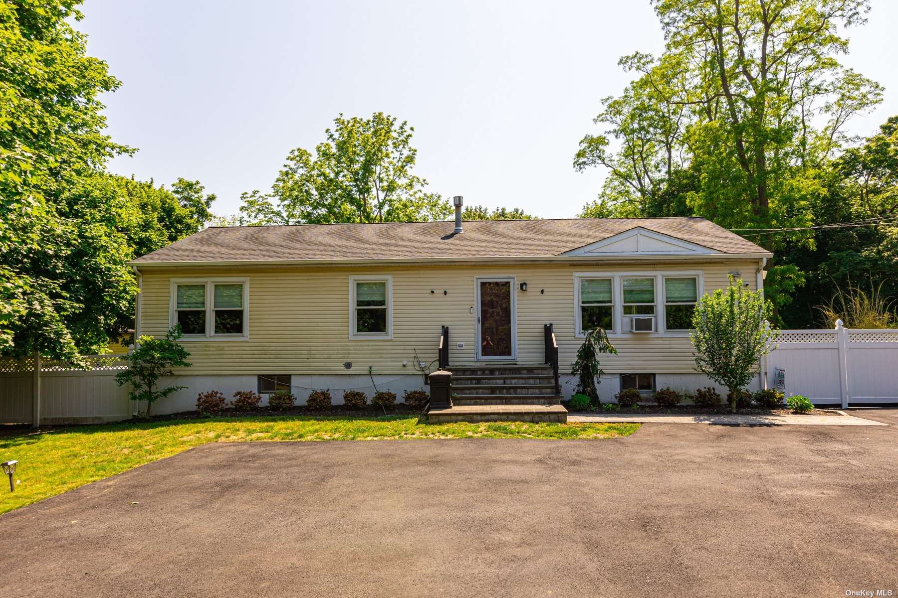 #1 photo, 833 Park Avenue, 东长岛 亨廷顿 Huntington , NY 11743