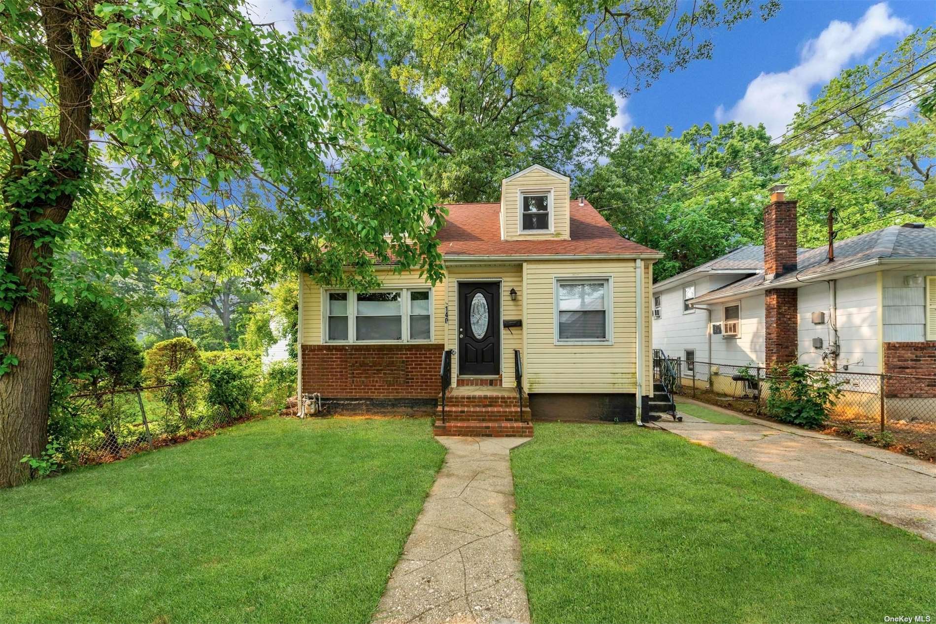 #1 photo, 140 Weir Street, 长岛 Hempstead , NY 11550