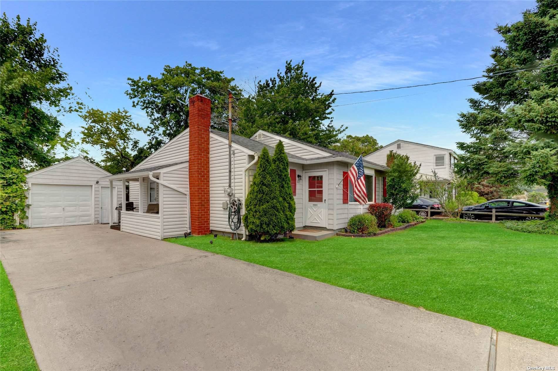 #1 photo, 32 Washington Avenue, 东长岛 West Sayville , NY 11796