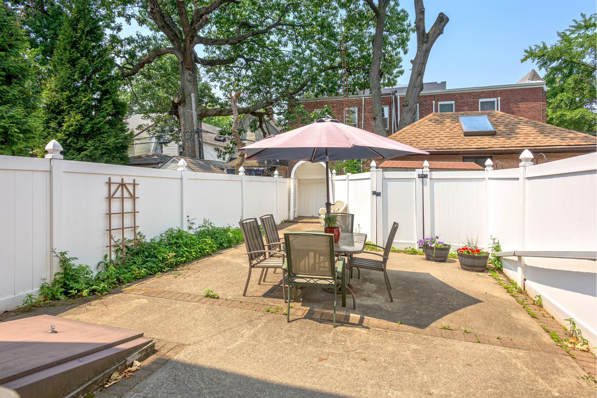 #1 photo, 1560 East 22nd Street, 布鲁克林 Midwood , NY 11210