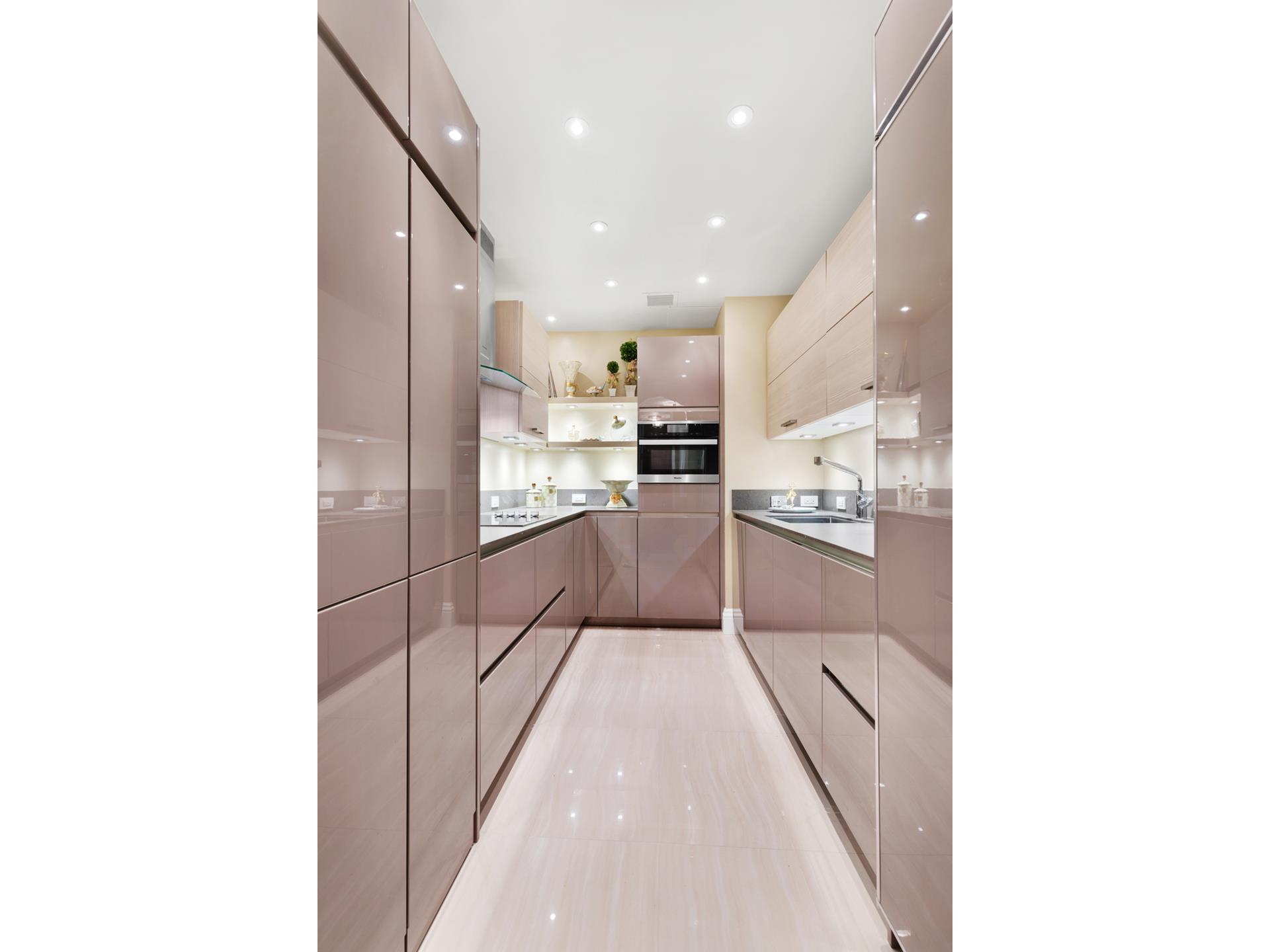 #8 photo, 641 5TH Avenue, マンハッタン Midtown East , NY 10022