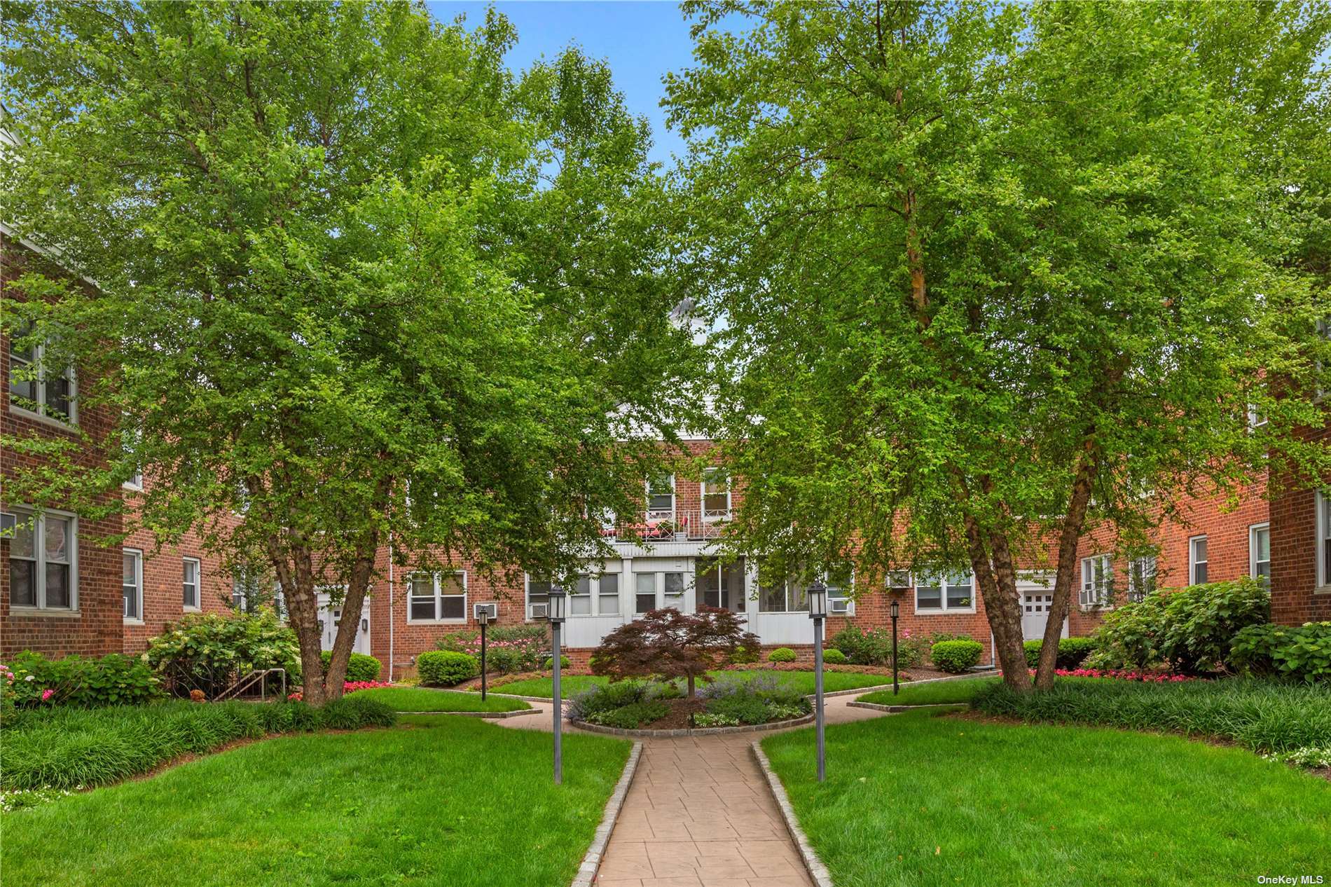 #1 photo, 1385 Broadway, 长岛 Hewlett , NY 11557