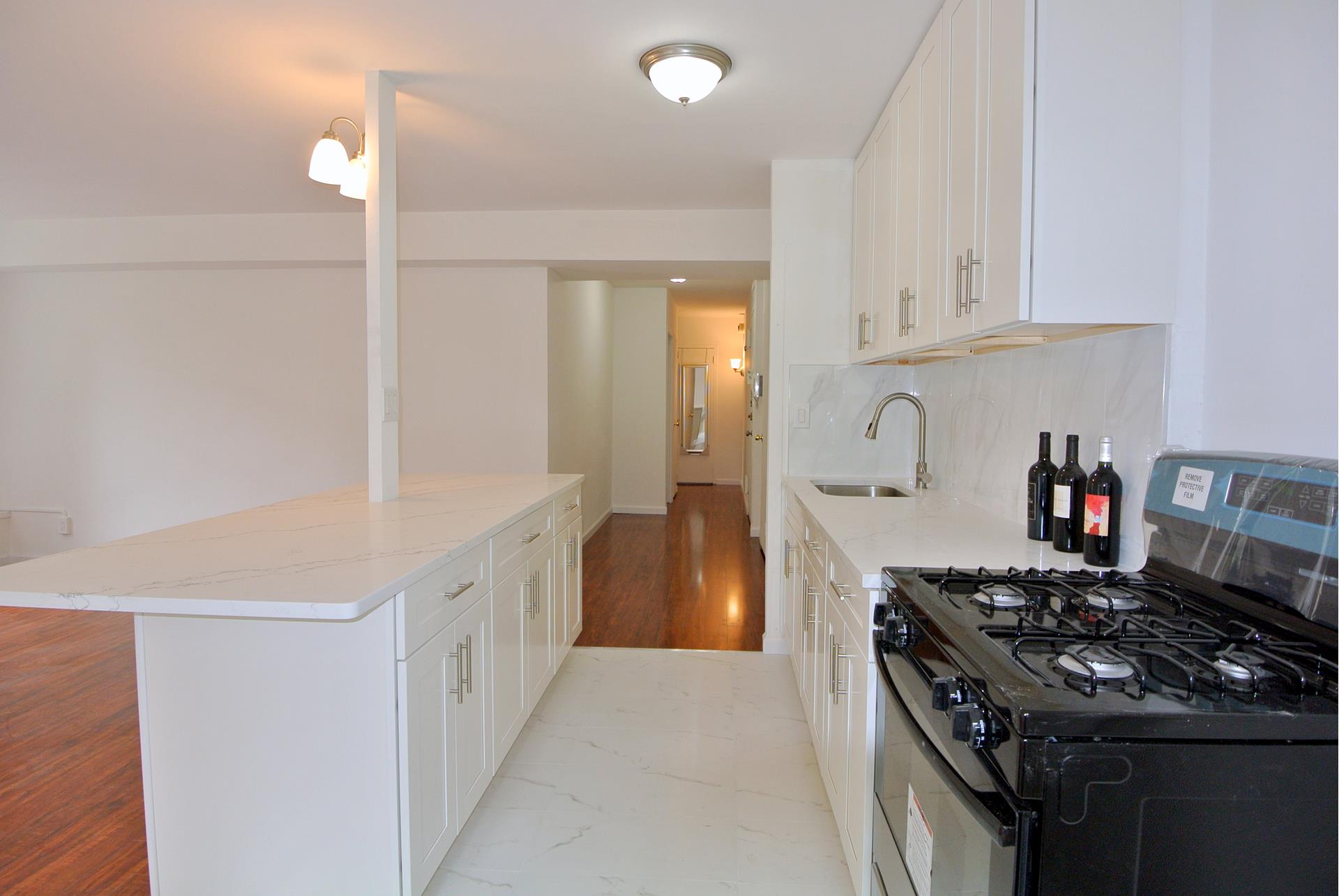 #12 photo, 549 W 123RD Street, マンハッタン Morningside Heights , NY 10027