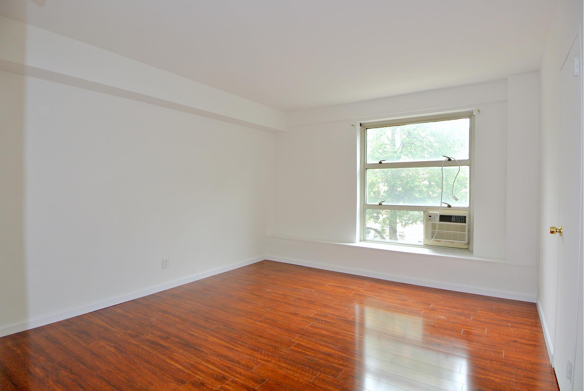 #14 photo, 549 W 123RD Street, マンハッタン Morningside Heights , NY 10027