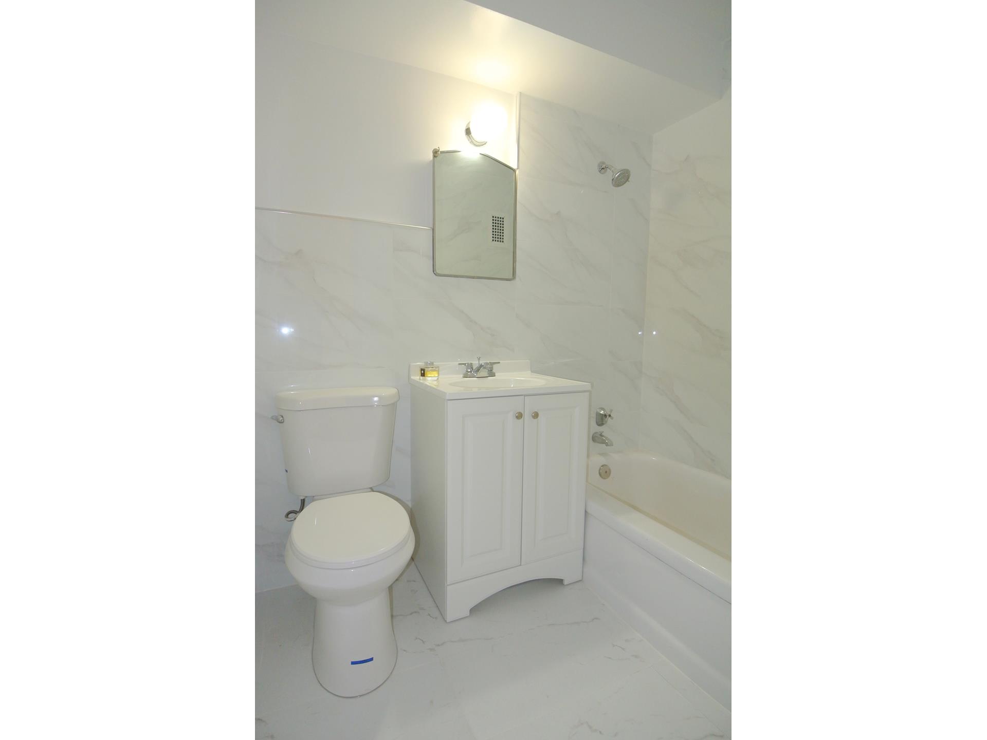 #17 photo, 549 W 123RD Street, マンハッタン Morningside Heights , NY 10027