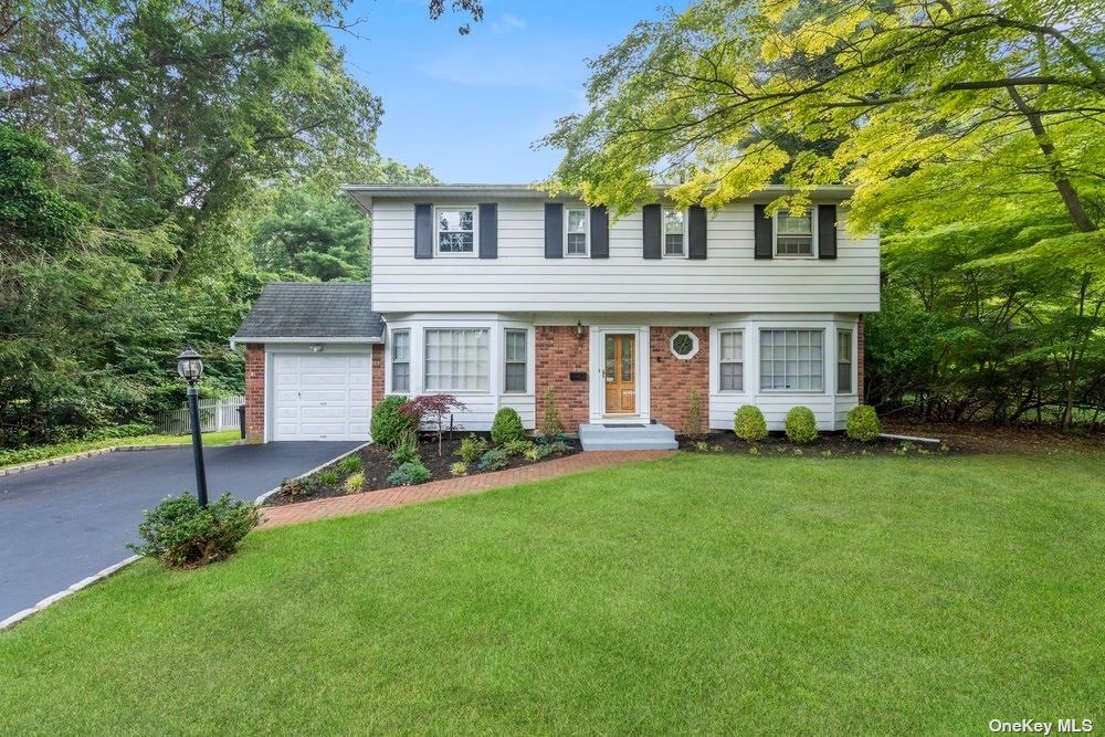 #1 photo, 8 Albatross Lane, Smithtown , NY 11787