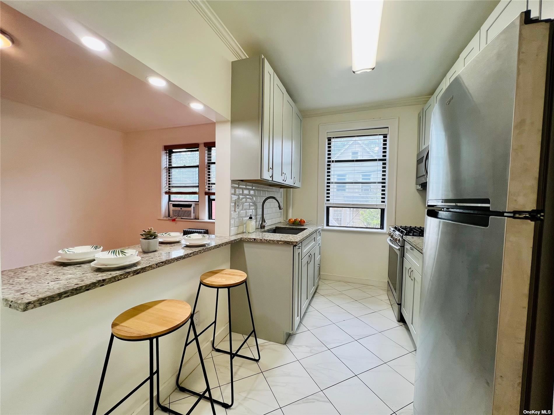 #1 photo, 61-40 Saunders Street, 皇后区 雷哥公园 Rego Park , NY 11374