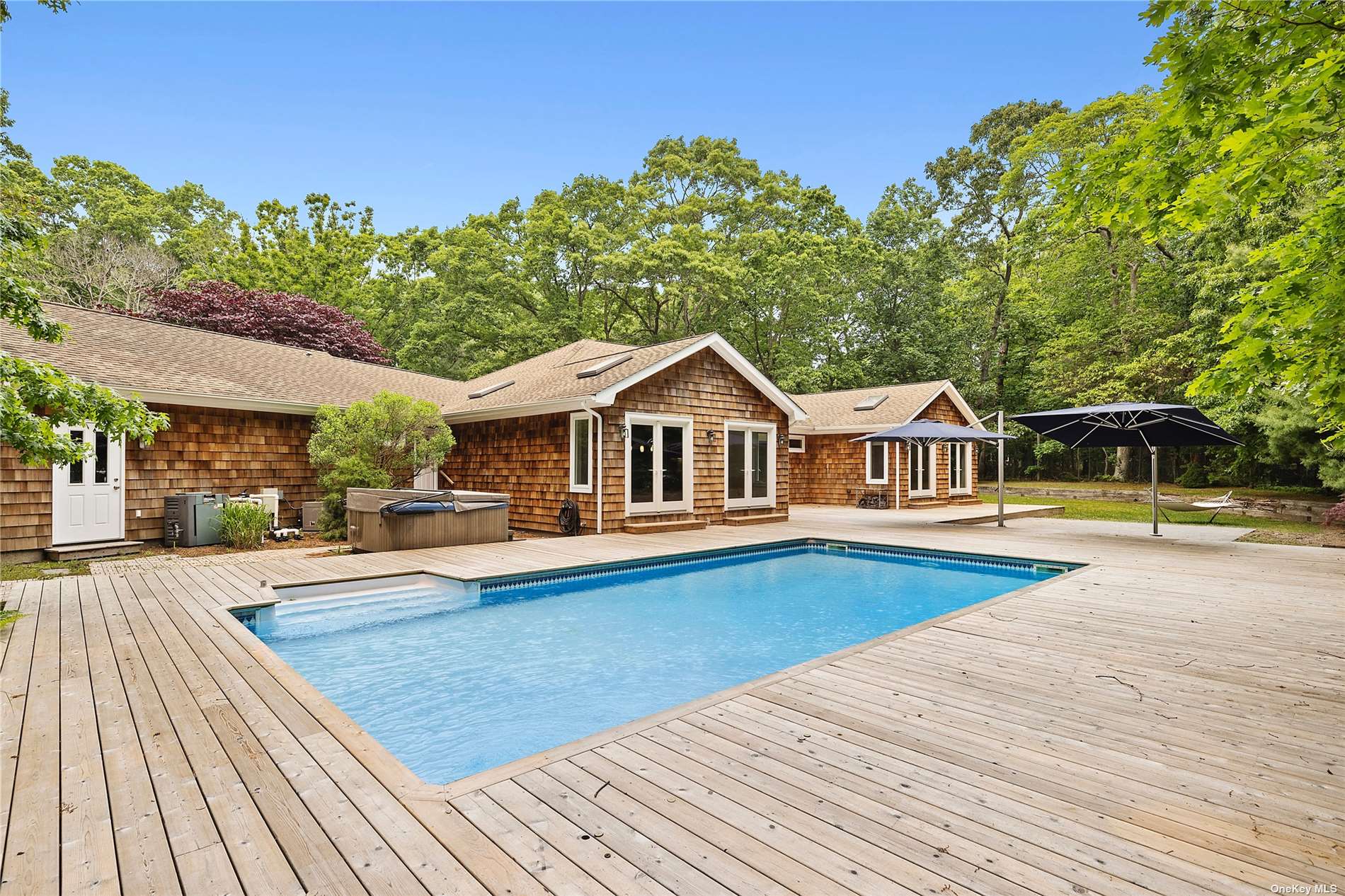 #1 photo, 18 N Cape Lane, East Hampton , NY 11937