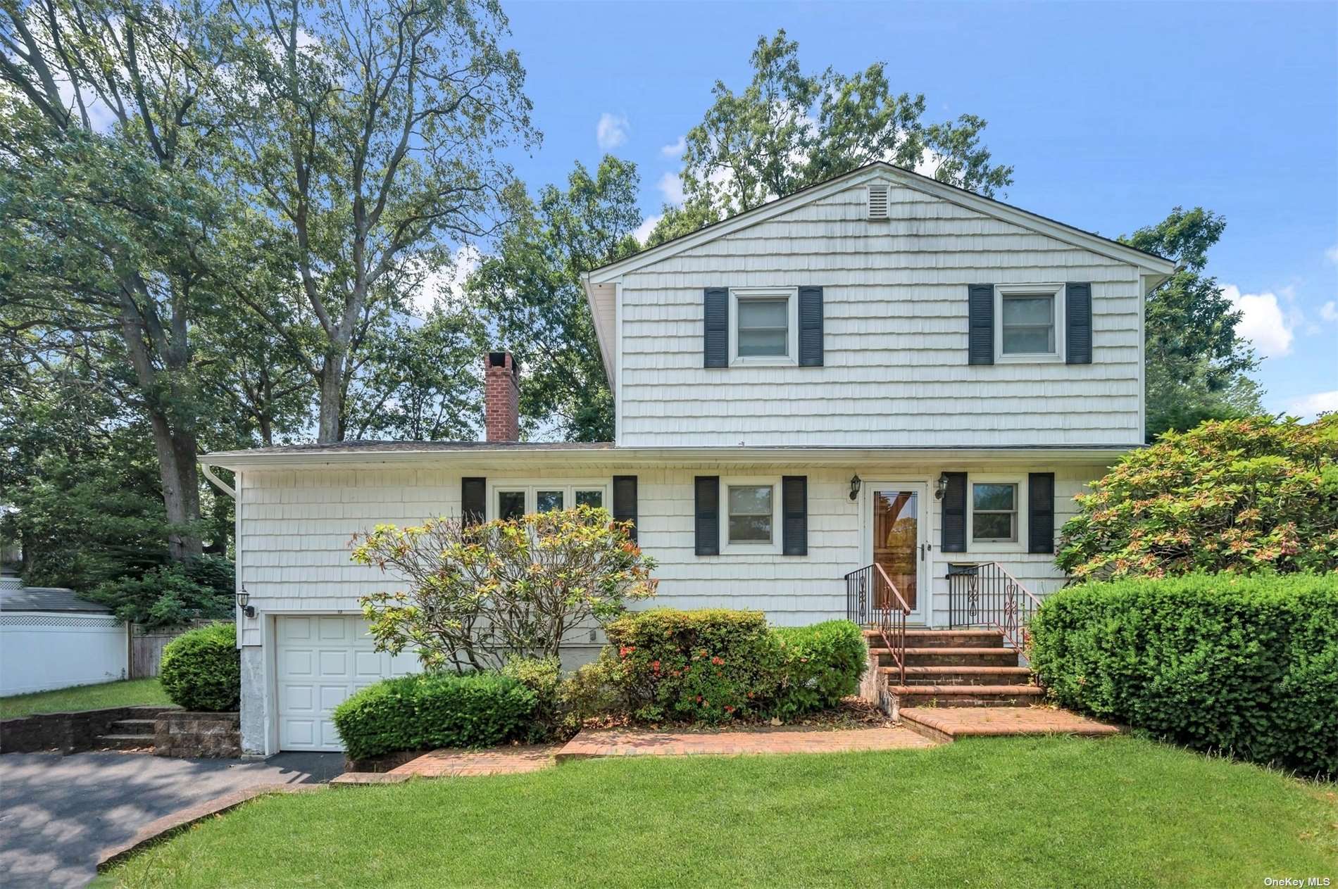 #1 photo, 12 King Avenue, サフォーク郡 Melville , NY 11747