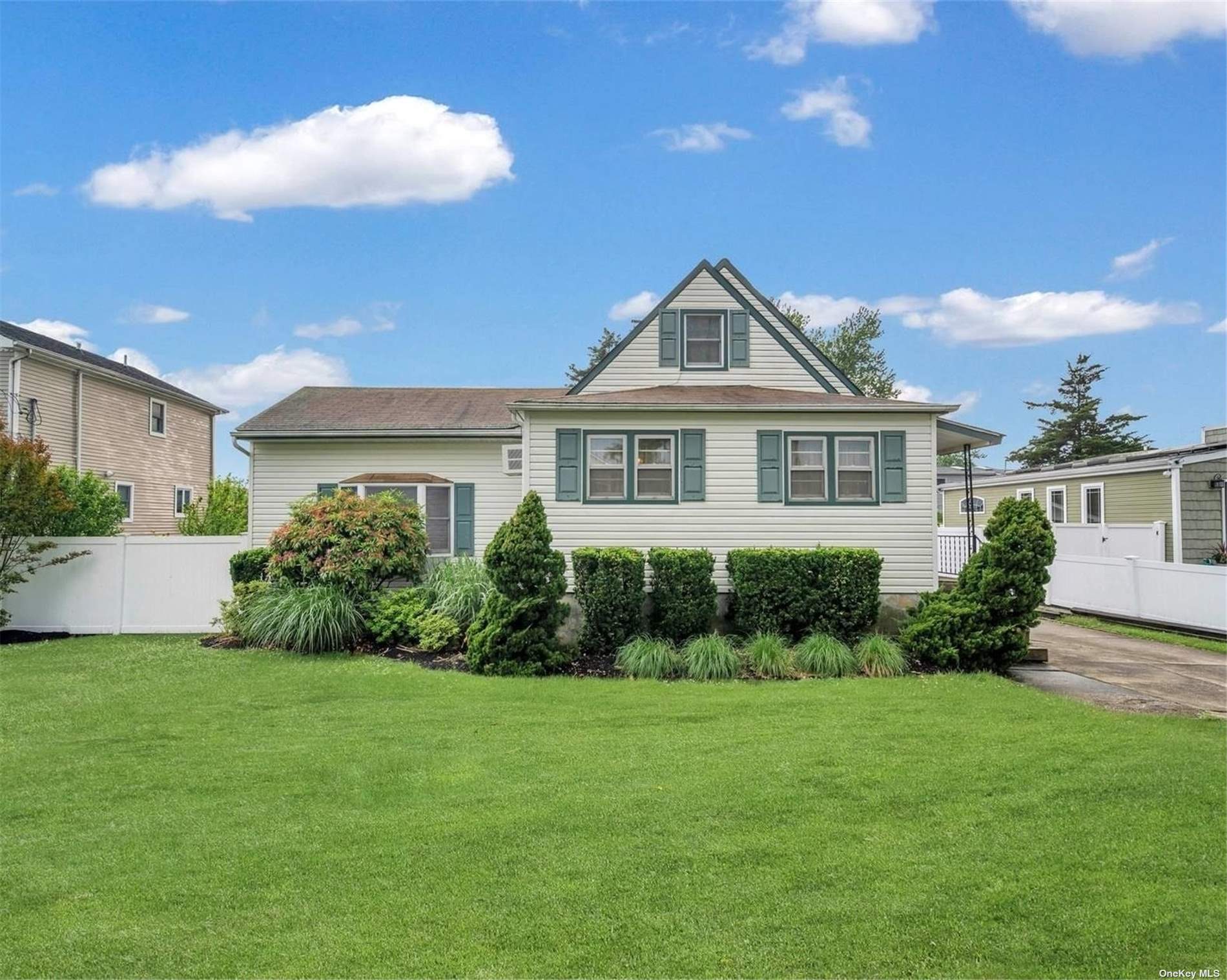 #1 photo, 863 S Broadway, サフォーク郡 Lindenhurst , NY 11757