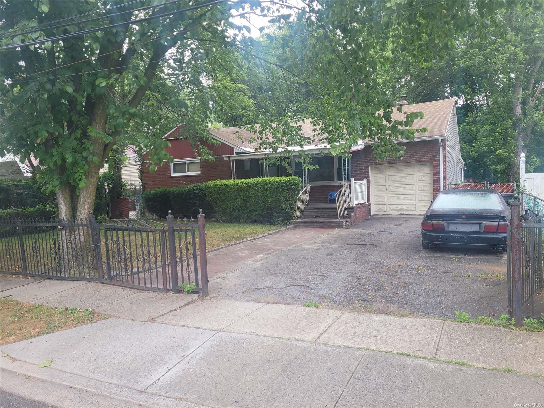 #1 photo, 717 Janos Lane, 长岛 West Hempstead , NY 11552
