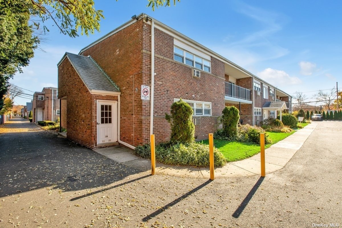 #1 photo, 26 Ivy Street, Farmingdale , NY 11735