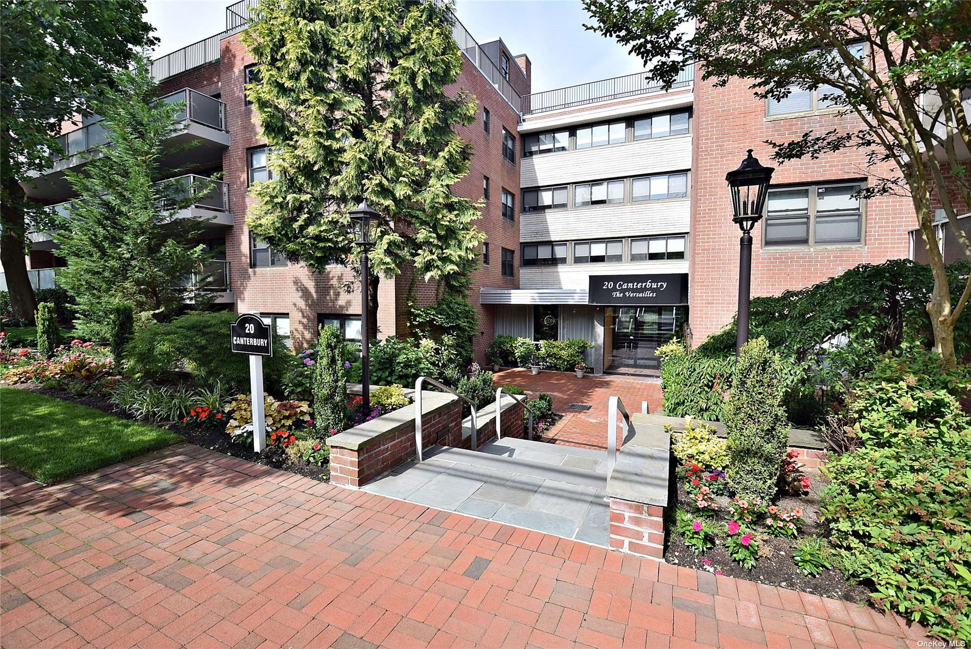 #1 photo, 20 Canterbury Road, 长岛 大颈 Great Neck , NY 11021