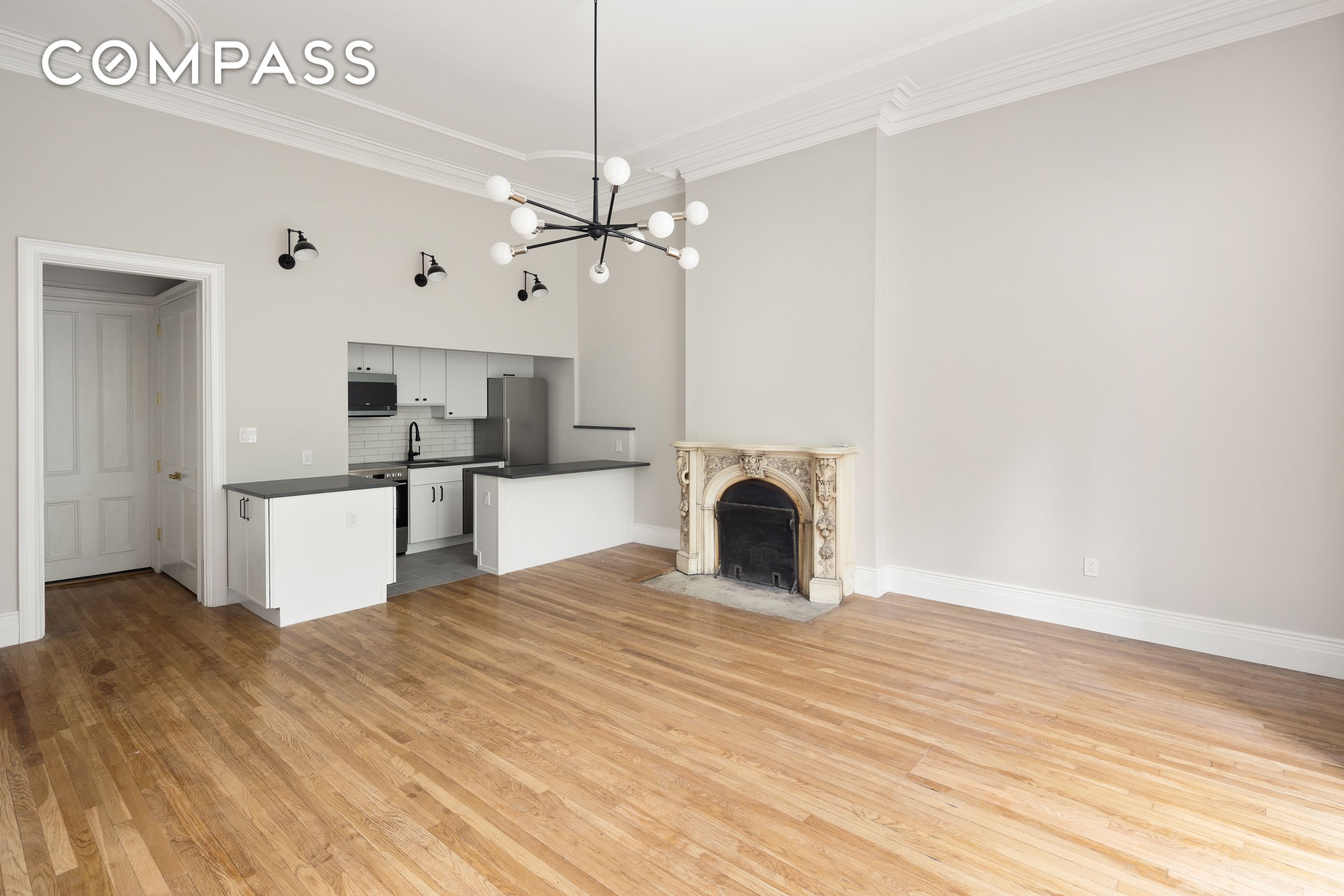 #1 photo, 16 W 10th Street, Greenwich Village , NY 10011