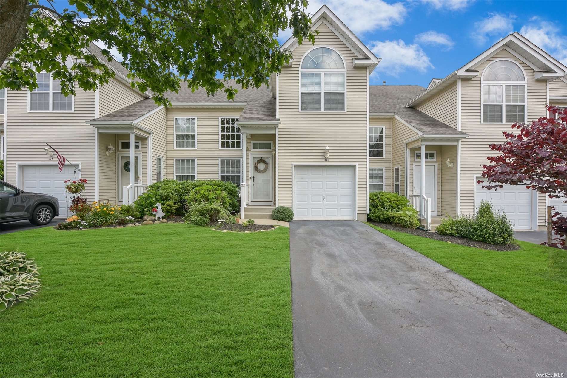 #1 photo, 223 Kettles Lane, מחוז סאפוק Medford , NY 11763