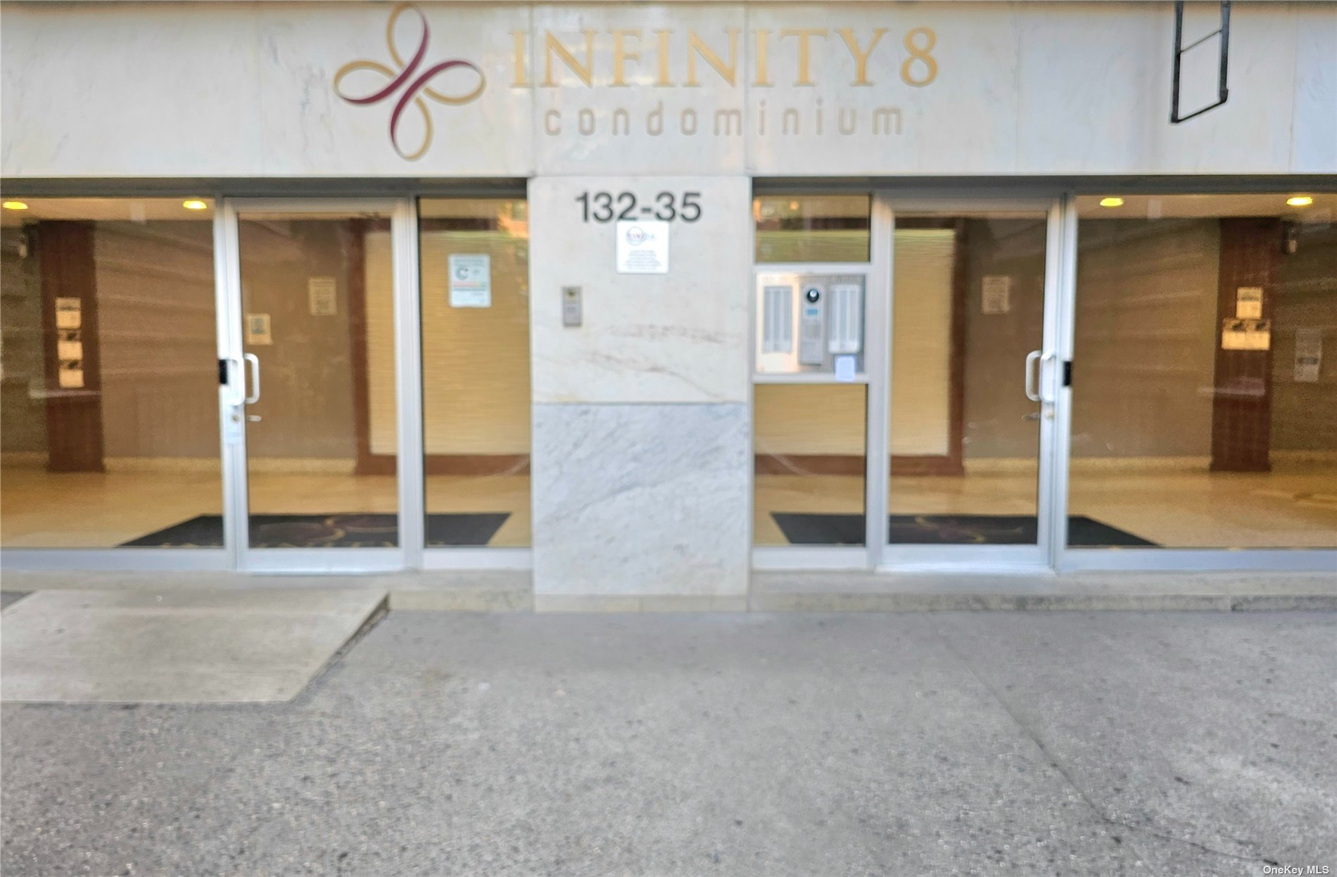 #1 photo, 132-35 Sanford Avenue, 法拉盛 Flushing , NY 11355