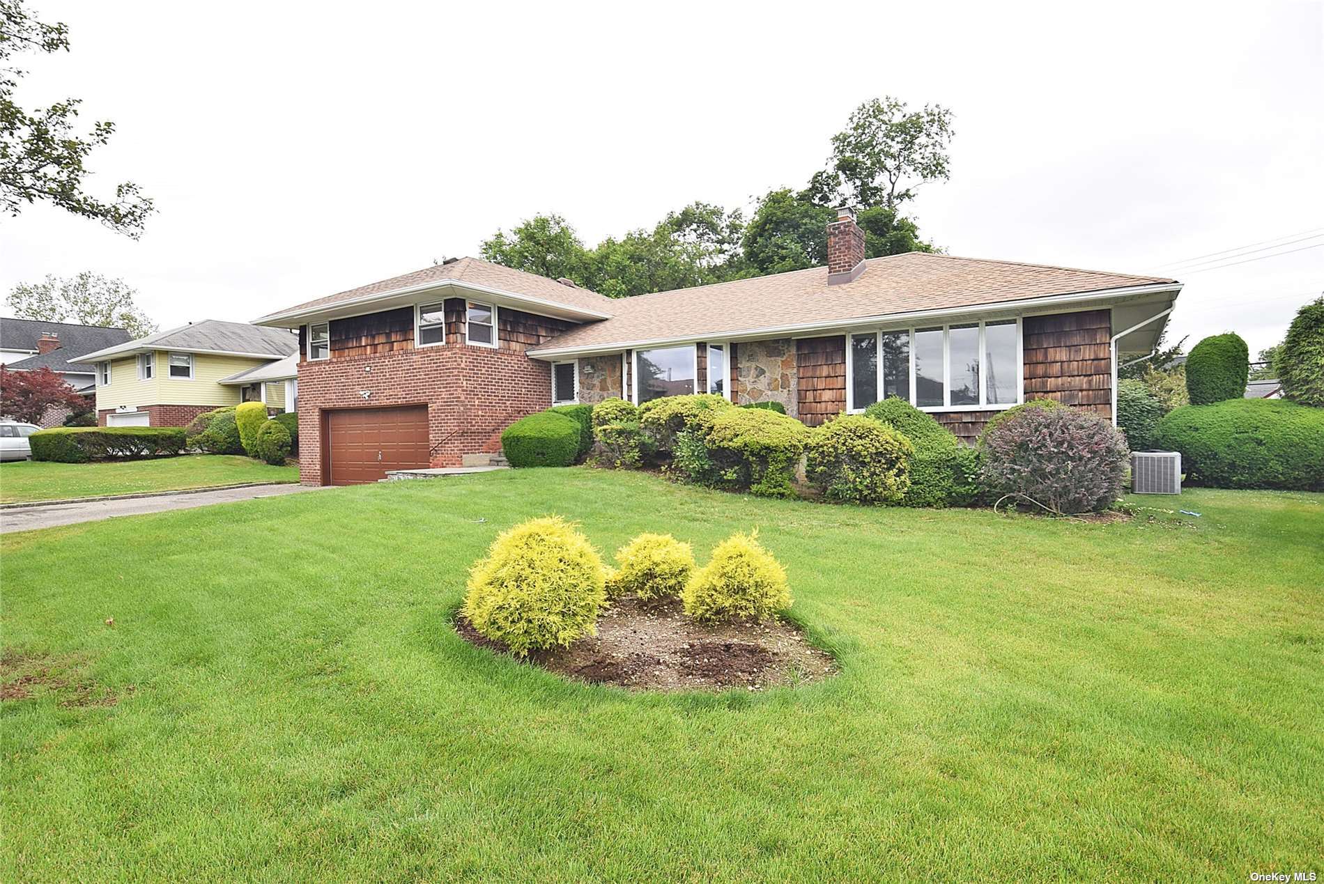 #1 photo, 10 Bellwood Drive, New Hyde Park , NY 11040