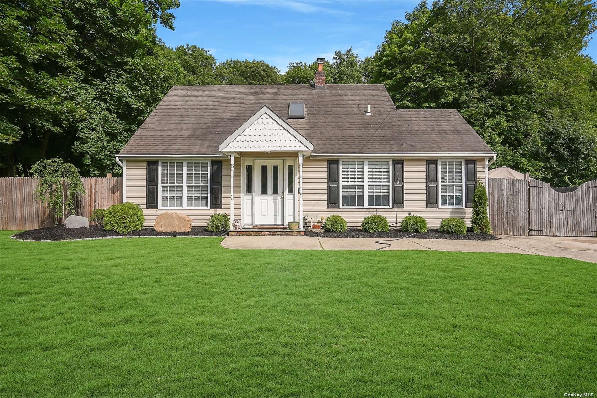 #1 photo, 11 Lindner Place, 롱 아일랜드 Smithtown , NY 11787