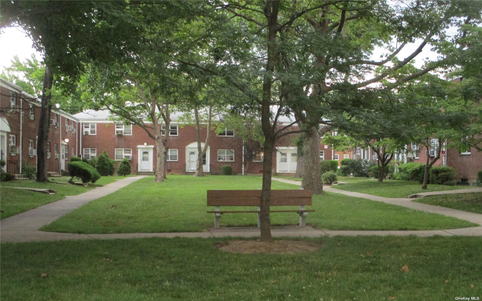 #1 photo, 69-29 218 Street, কুইন্‌স Bayside , NY 11364