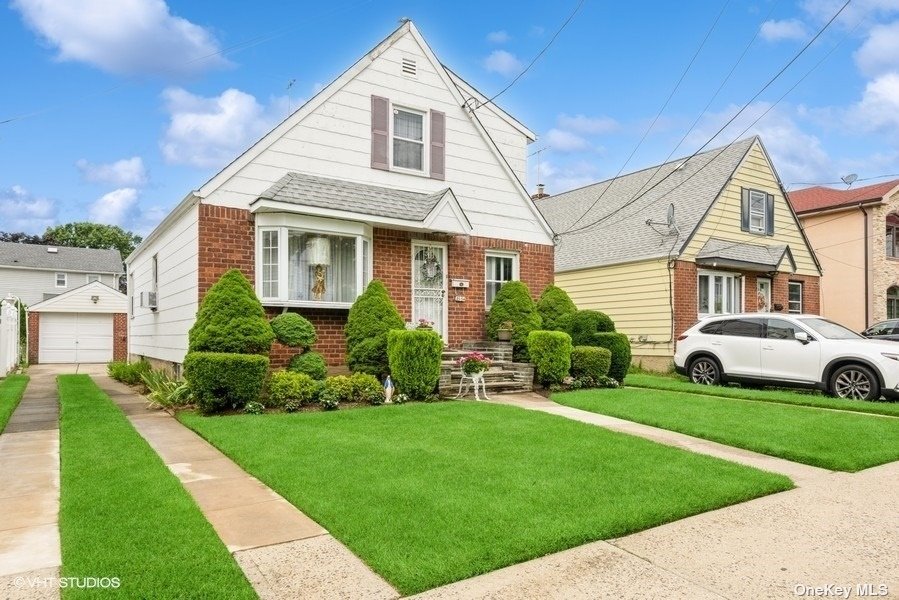 #1 photo, 85-54 261st Street, Floral Park , NY 11001