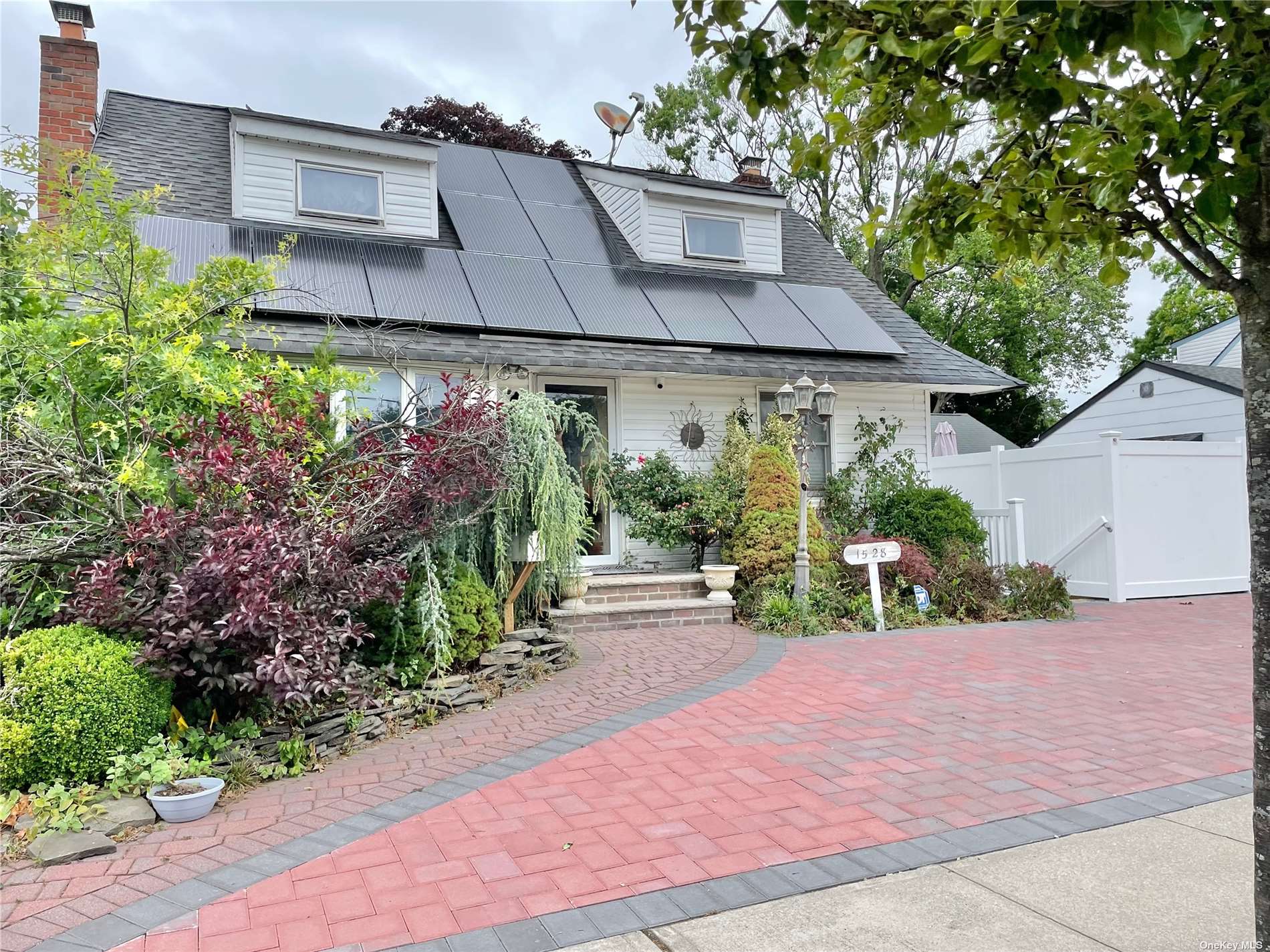 #1 photo, 1528 Clay Street, 长岛 Elmont , NY 11003