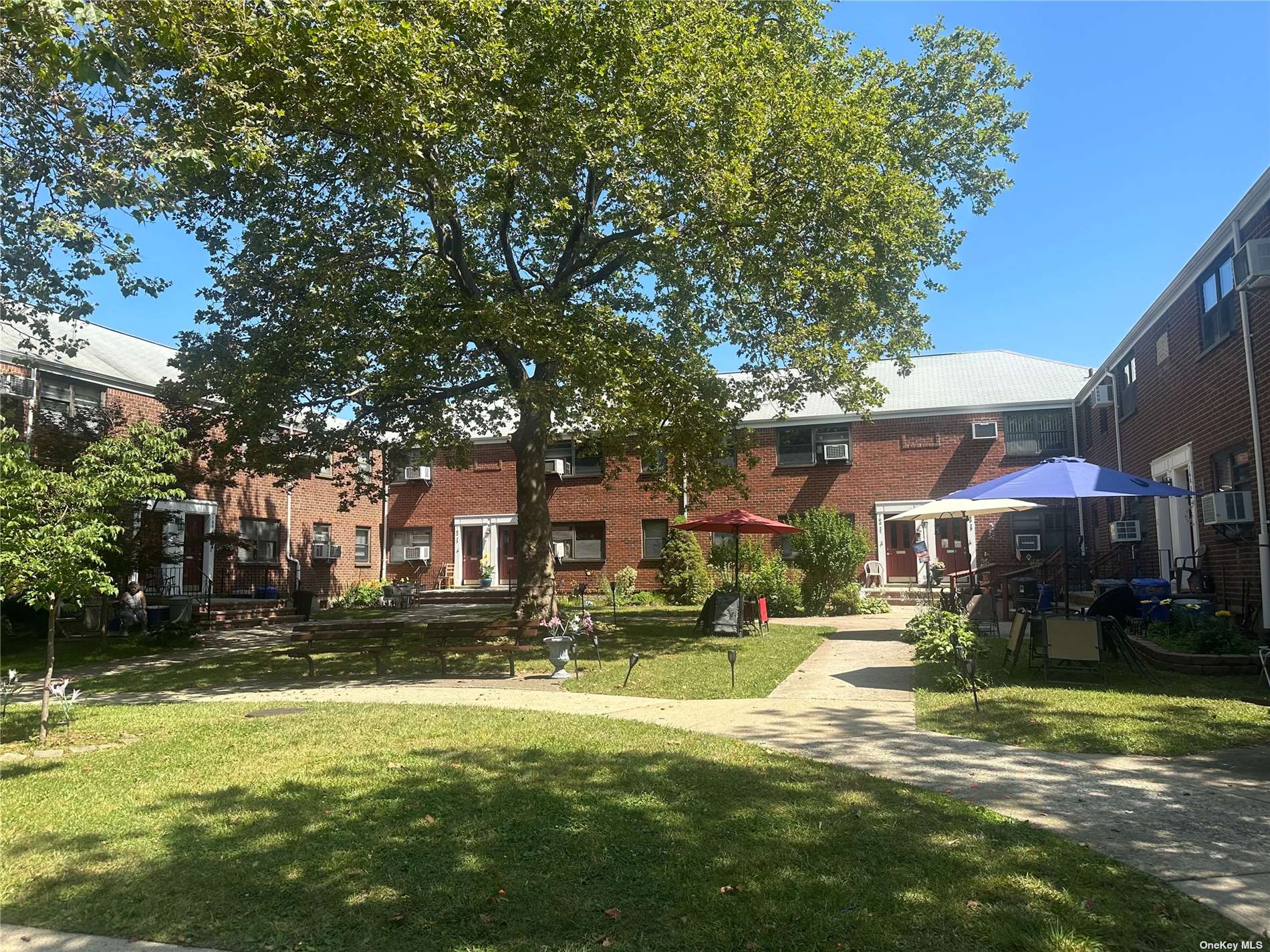 #1 photo, 160-25 16 Avenue, 皇后区 白石镇 Whitestone , NY 11357