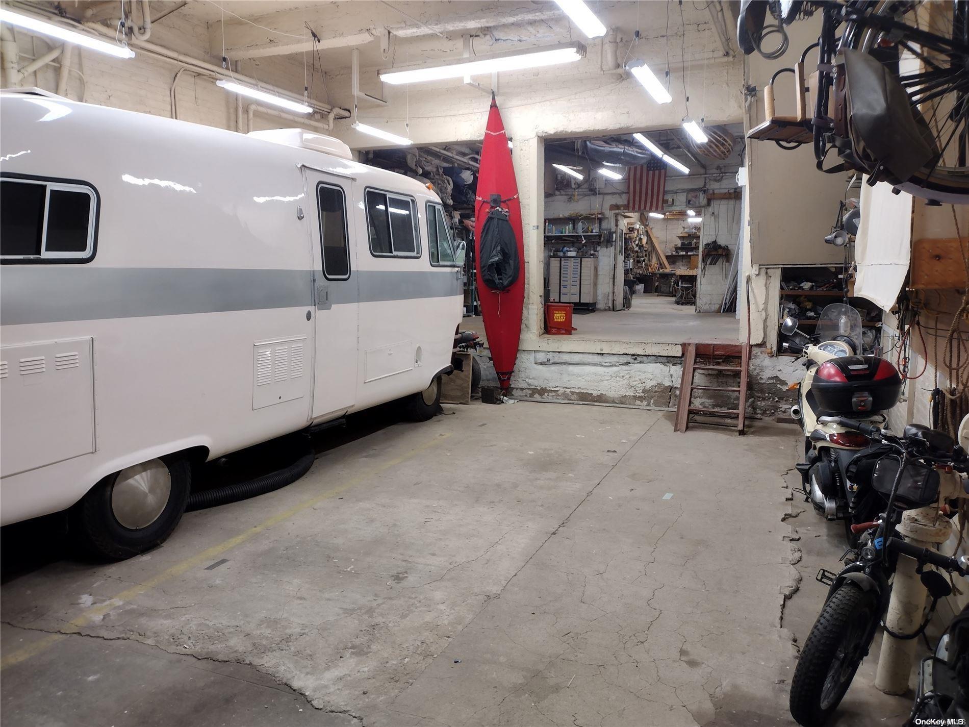 #5 photo, 71 Montrose Avenue, ブルックリン区 Brooklyn , NY 11206