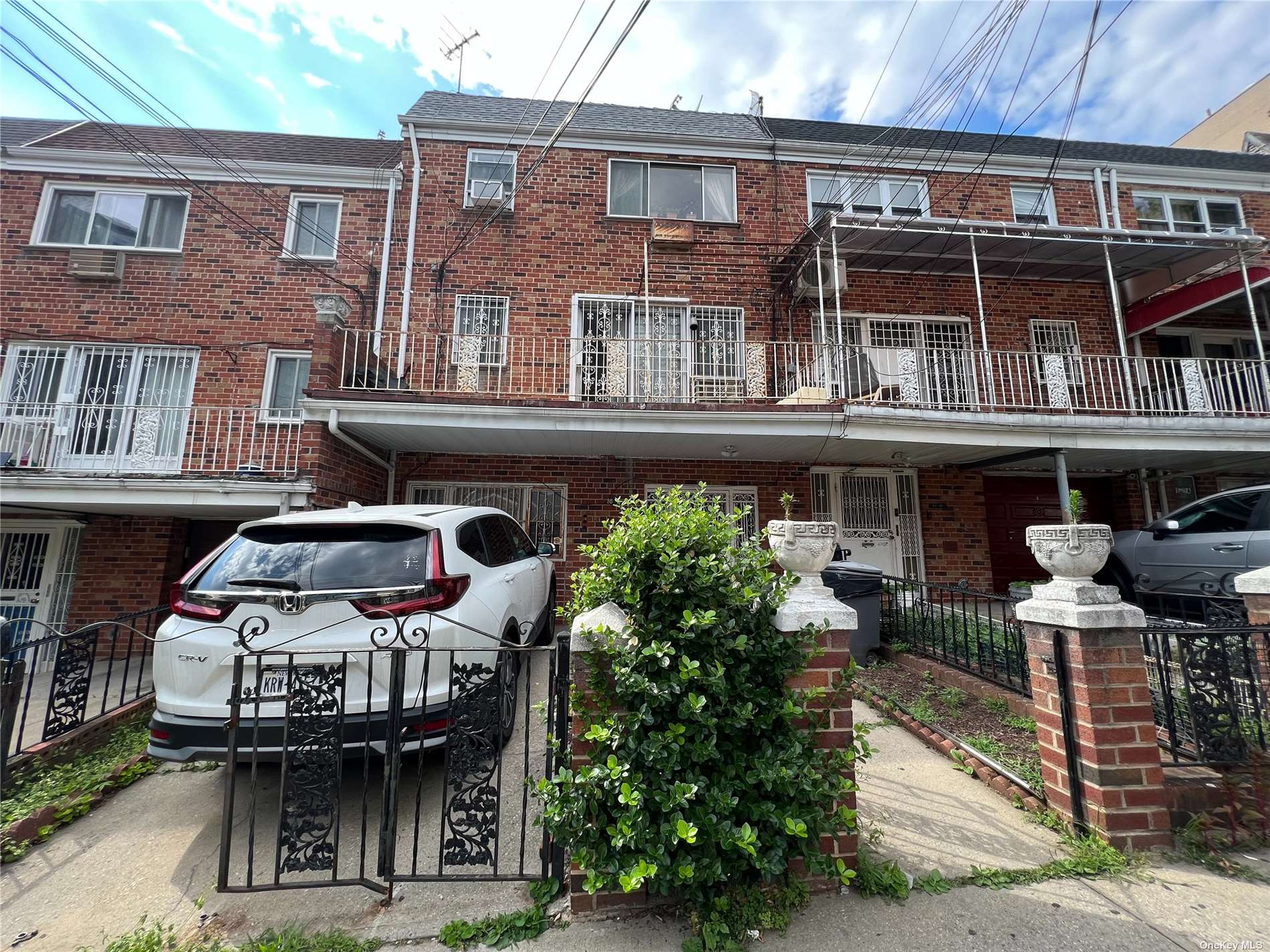 #1 photo, 88-19 53rd Avenue, クイーンズ区 Elmhurst , NY 11373