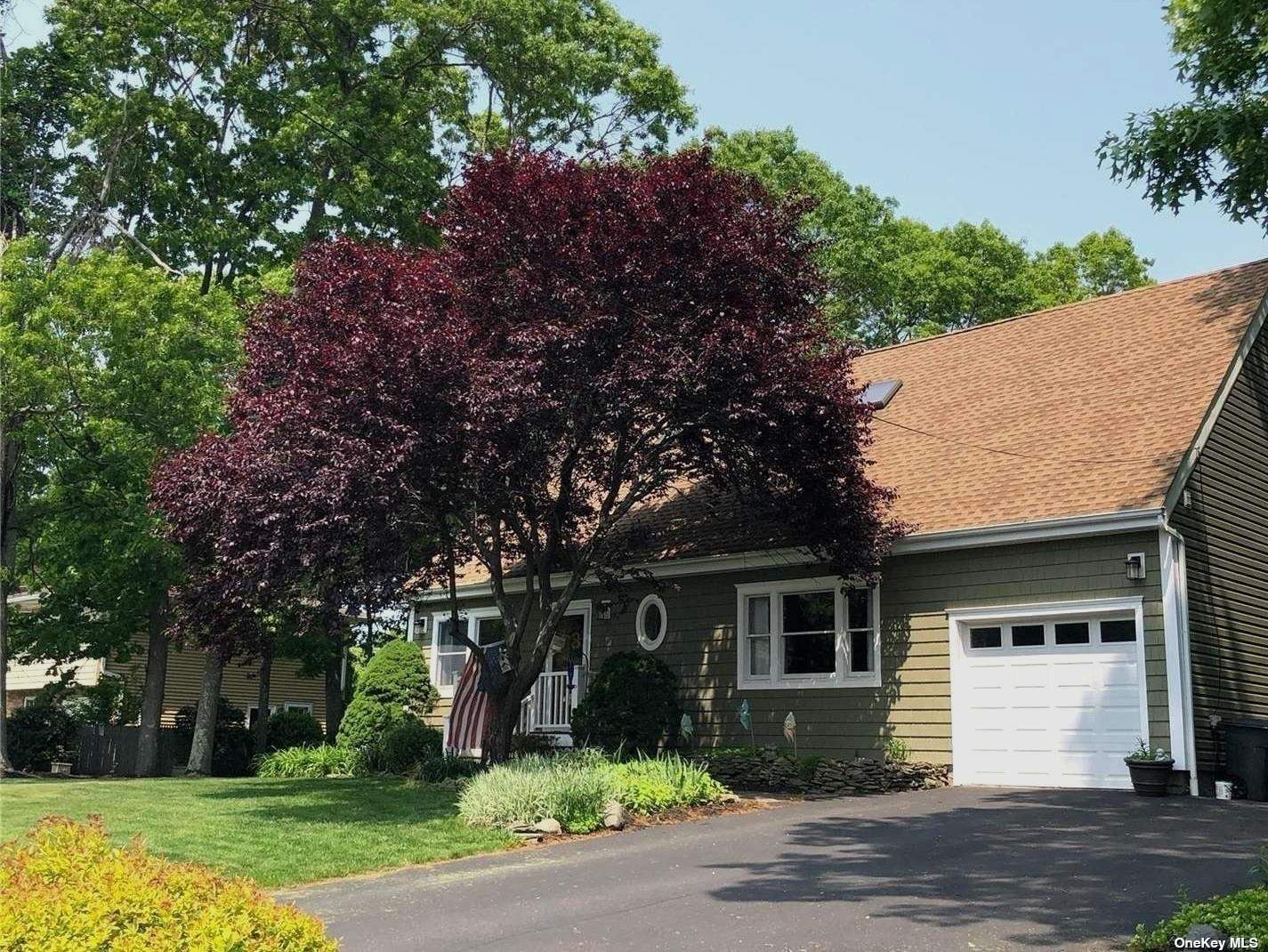 #1 photo, 27 Oaktree Drive, 东长岛 East Moriches , NY 11940