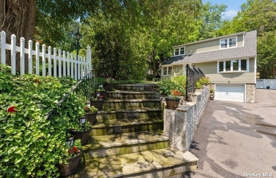 #1 photo, 49 Deepdale Drive, سوفولك South Huntington , NY 11746