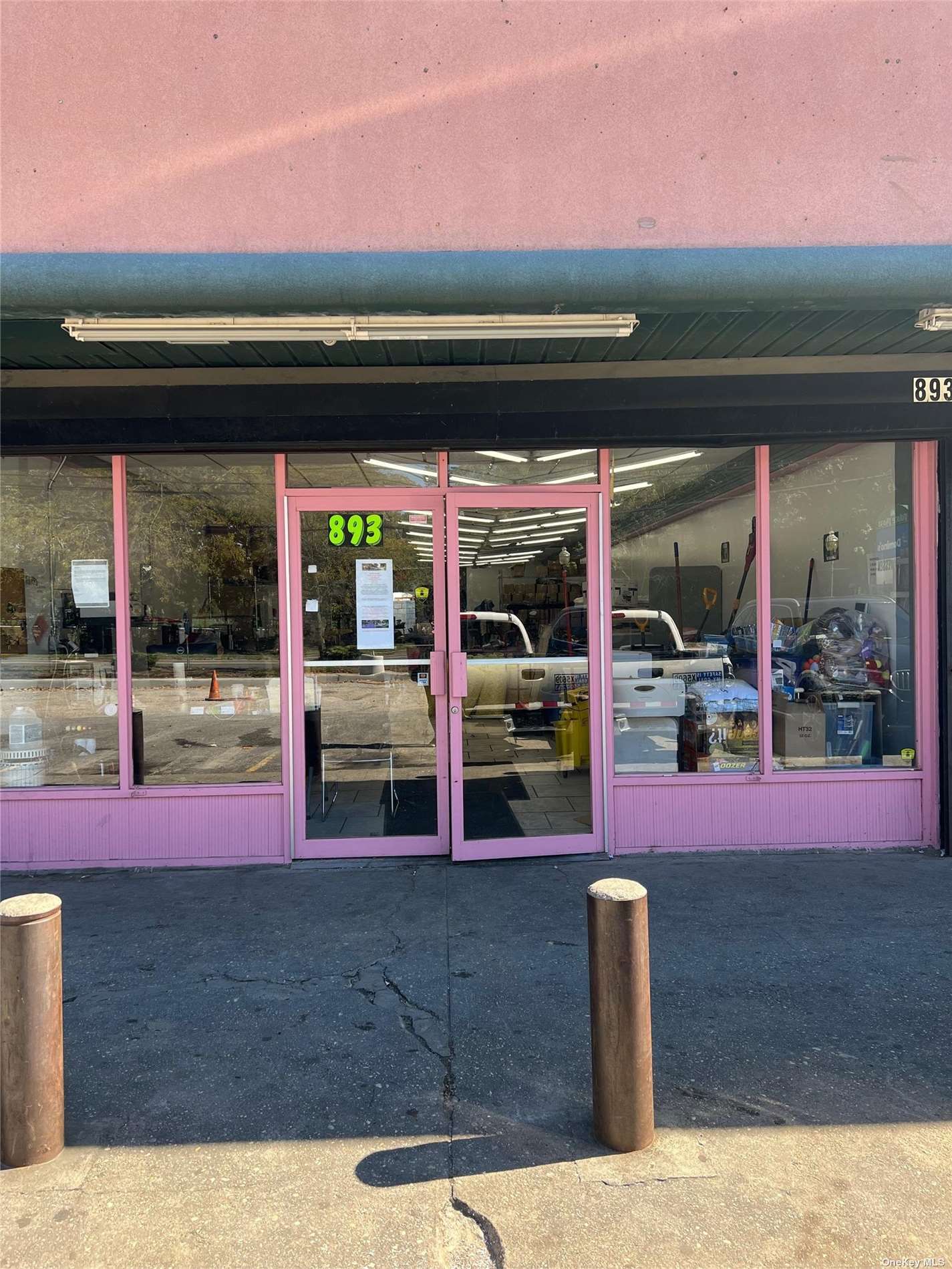 #1 photo, 889 Lowell Avenue, 东长岛 Central Islip , NY 11722