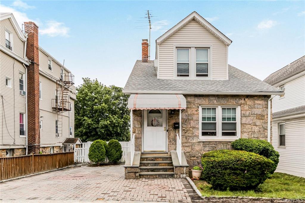 #1 photo, 221 Edgewood Avenue, 纽约州 Yonkers , NY 10704