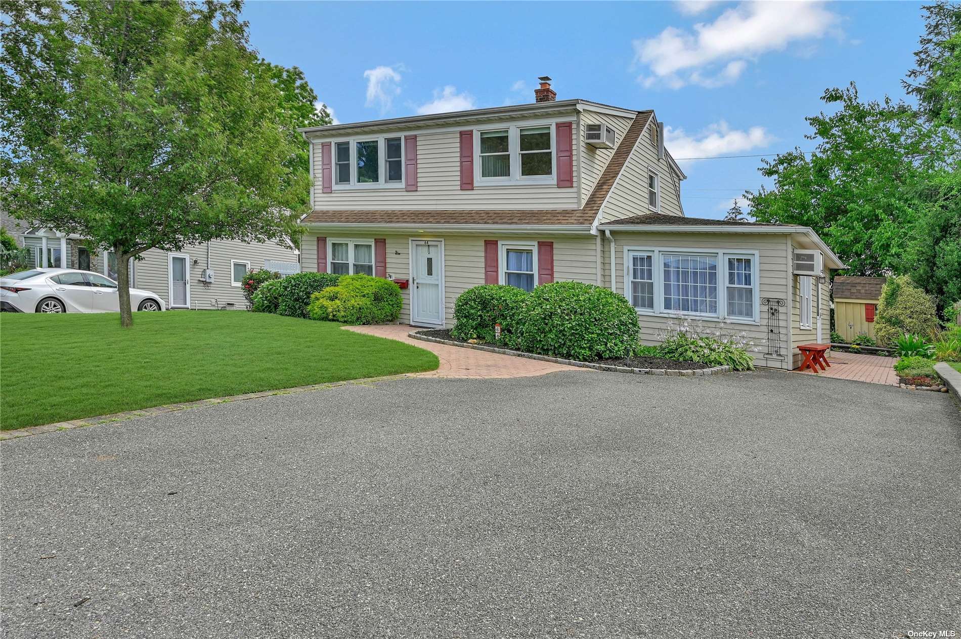 #1 photo, 64 Morning Glory Road, מחוז נסאו Levittown , NY 11756