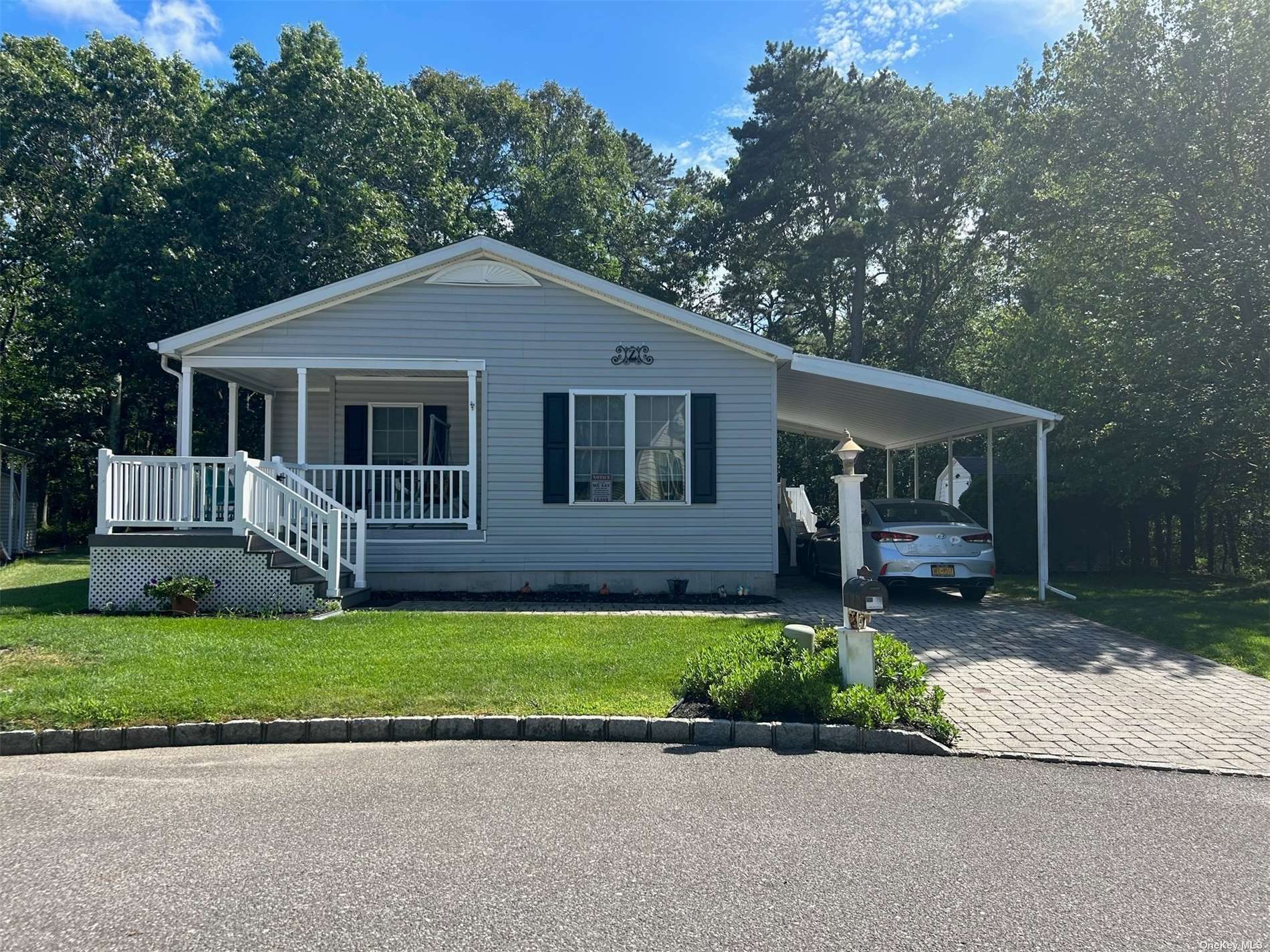 #1 photo, 1661-524 Old Country Road, Riverhead , NY 11901