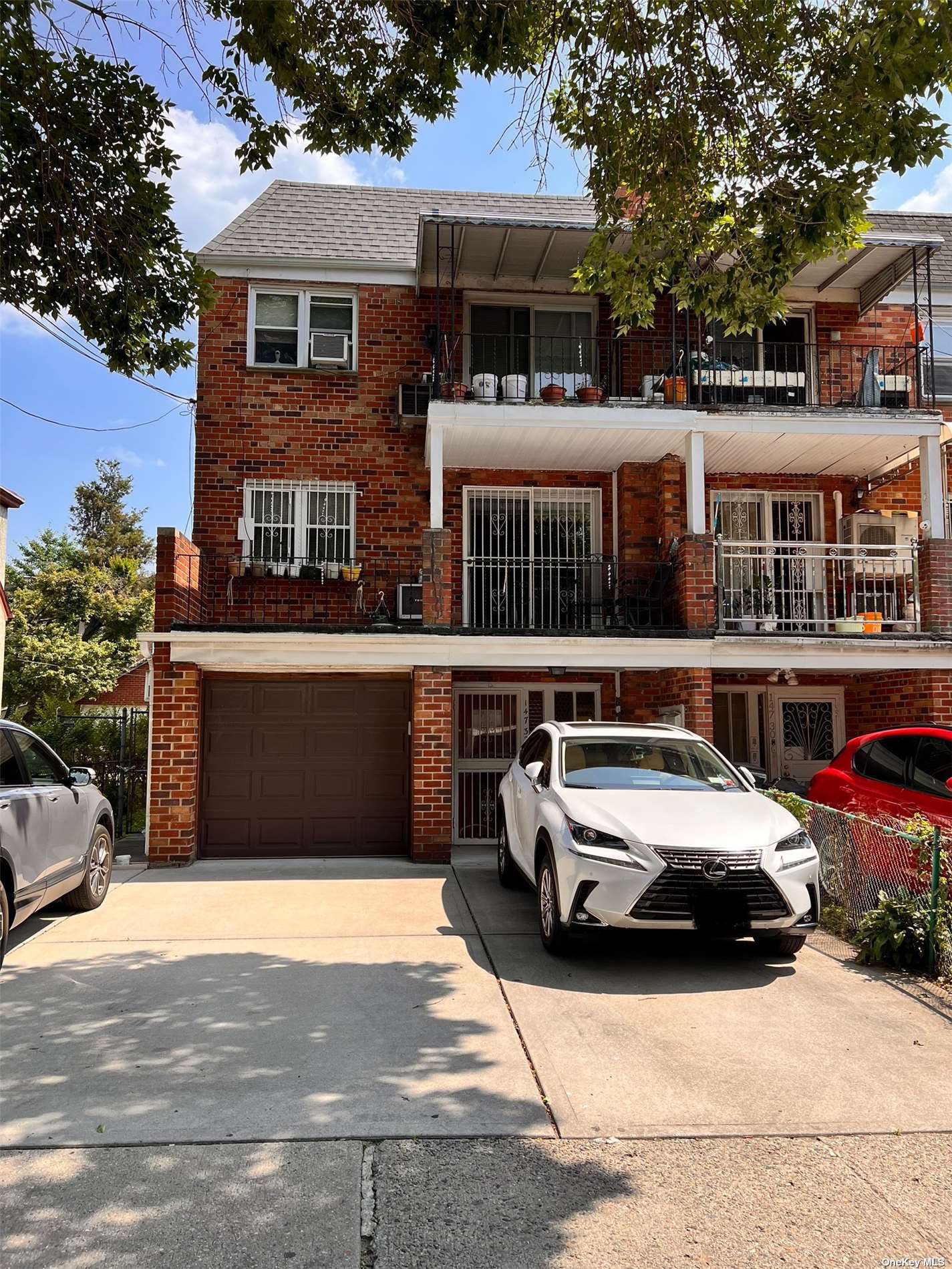 #1 photo, 147-32 41st Avenue, 法拉盛 Flushing , NY 11355