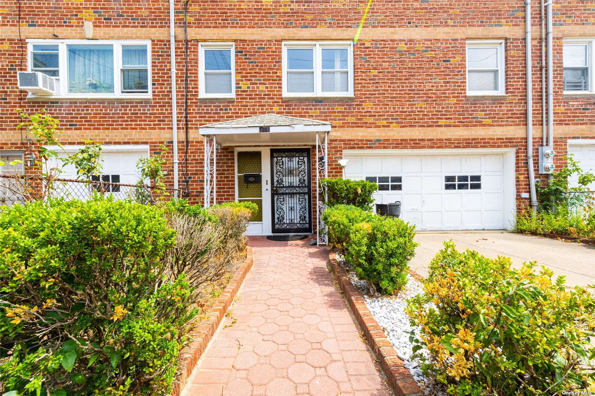 #1 photo, 1307 E 92 Street, 布鲁克林 Brooklyn , NY 11236