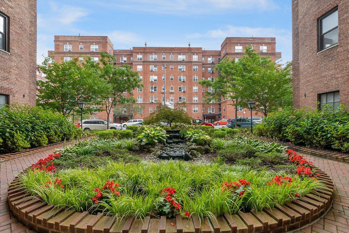 #1 photo, 69-10 YELLOWSTONE Boulevard, Forest Hills , NY 11375