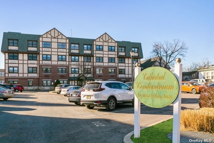 #1 photo, 55 Clinton Avenue, ناسو Rockville Centre , NY 11570