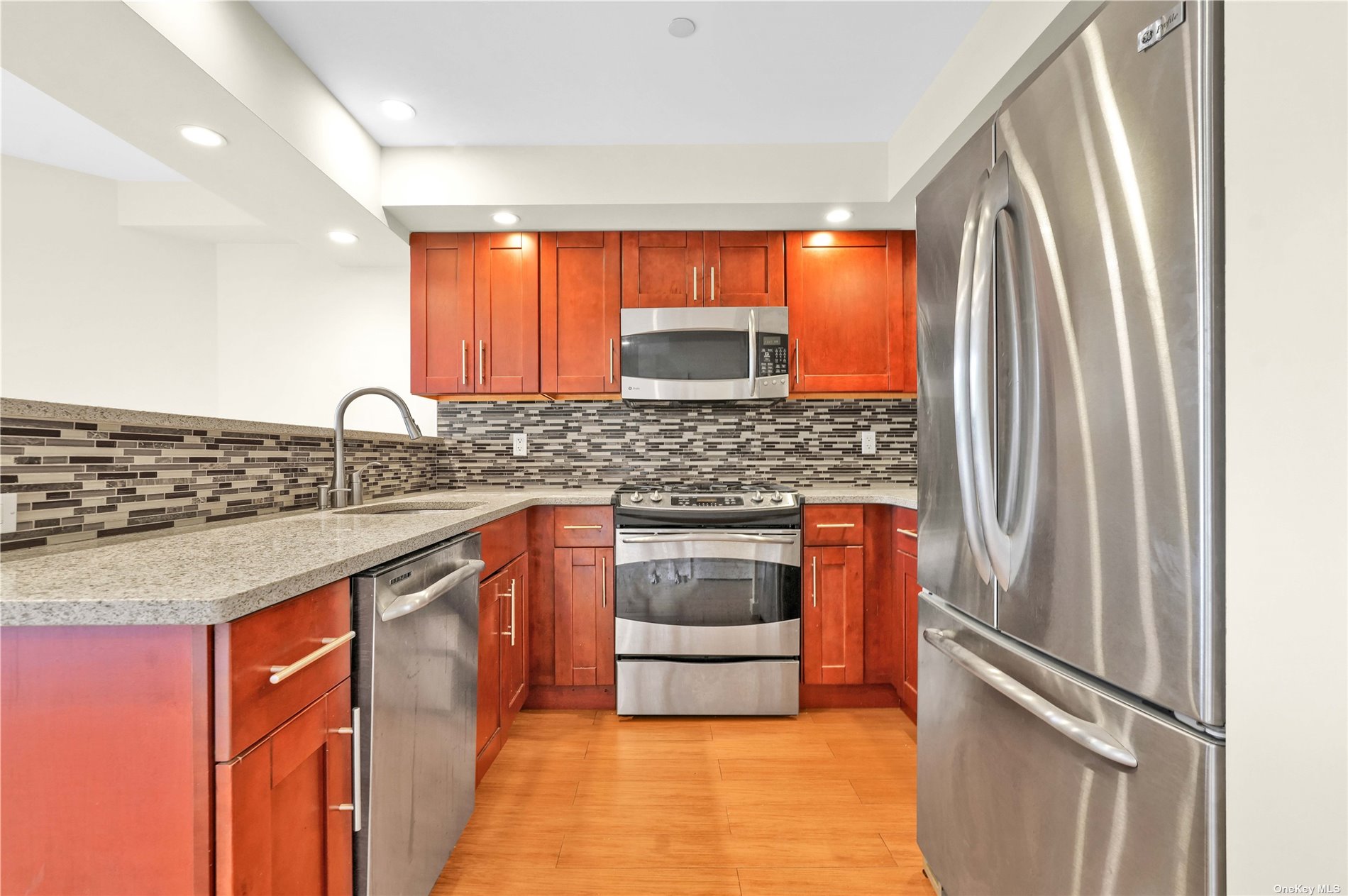 #1 photo, 21-14 33rd Street, 皇后区 阿士多利亚 Astoria , NY 11105