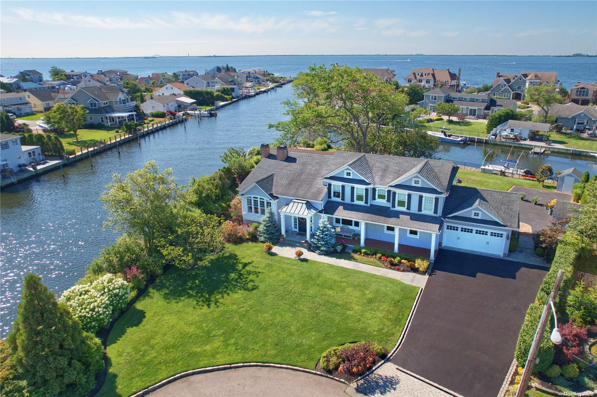 #1 photo, 26 Christopher Court, 东长岛 Babylon , NY 11702