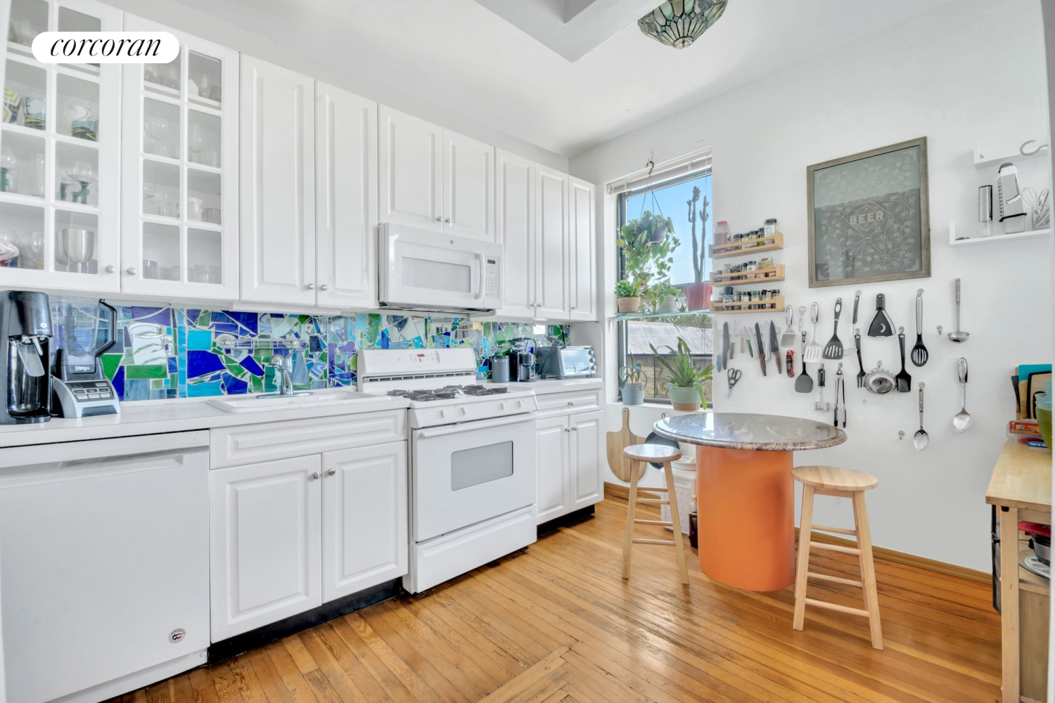 #1 photo, 7101 Shore Road, ব্রুকলিন Bay Ridge , NY 11209