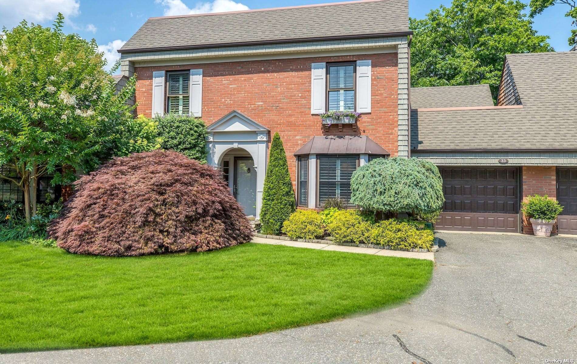 #1 photo, 33 Admirals Drive, Bay Shore , NY 11706