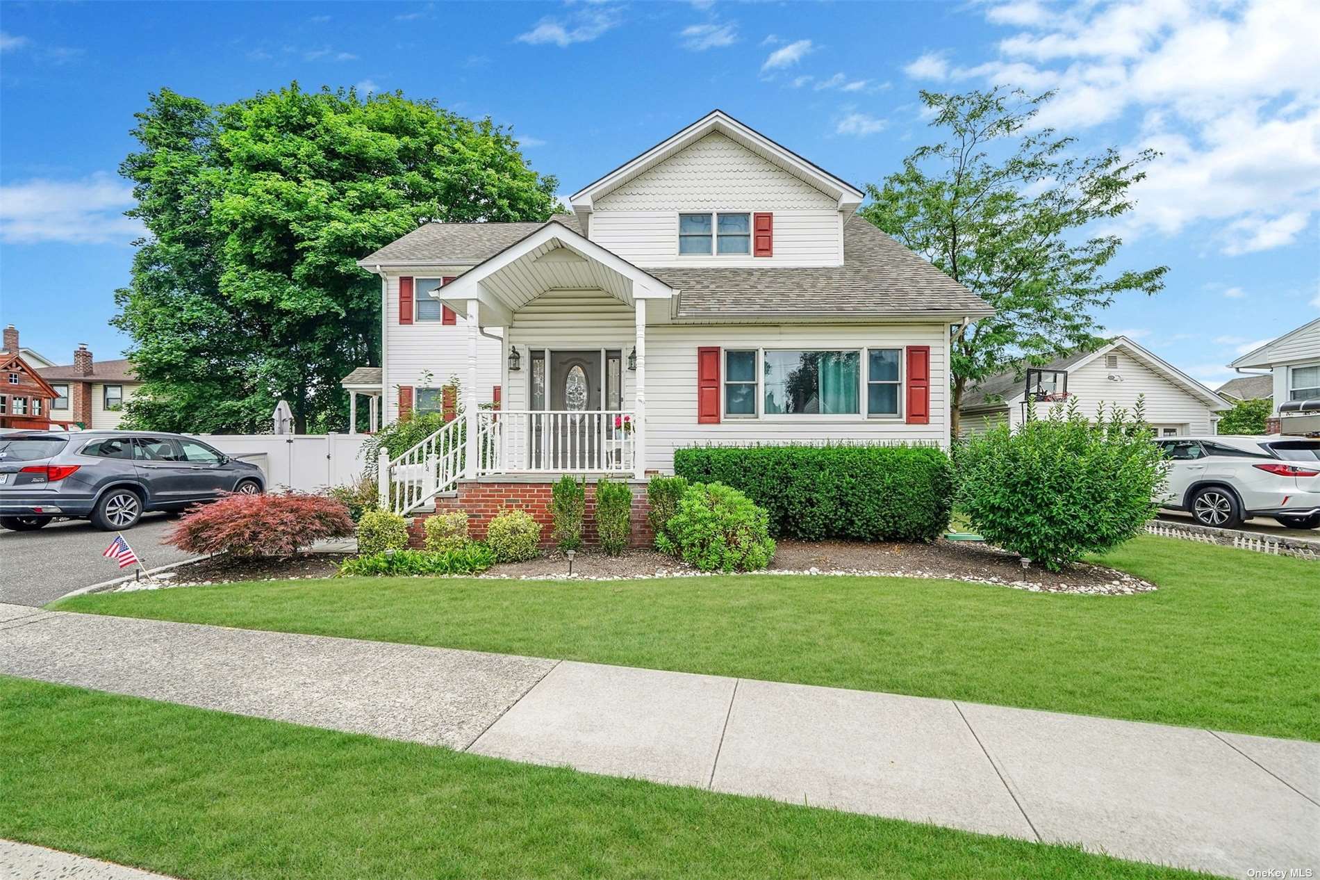 #1 photo, 344 Stewart Avenue, מחוז נסאו Bethpage , NY 11714